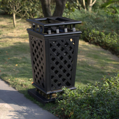 garden_metal_trash_bin_Canada_Ontario_Toronto